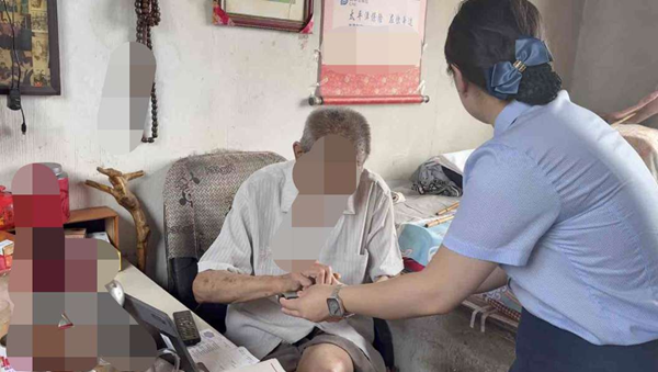 策略池 暖心服务零距离 银行上门解民忧 浦发银行烟台莱山支行为行动不便老人提供上门金融服务