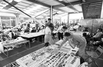 宏牛操盘 十余万收藏爱好者沈阳“赏宝”